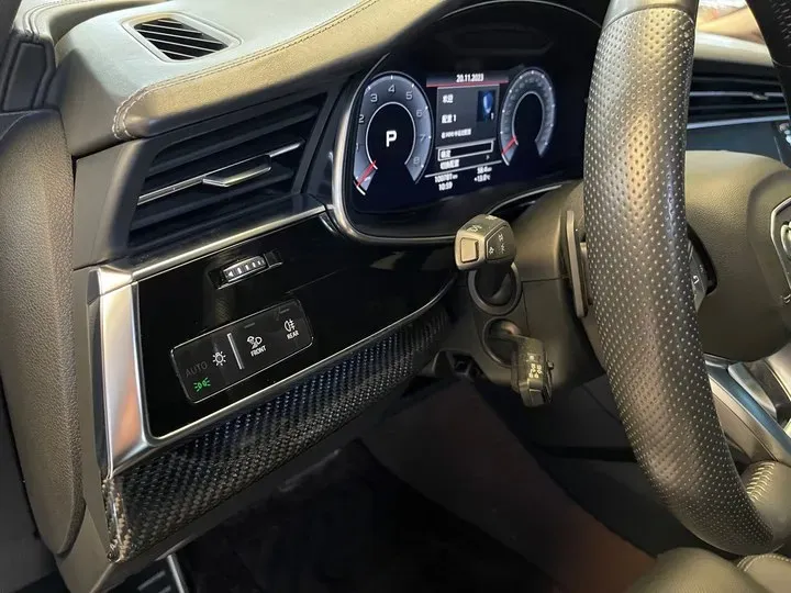 2021 Audi Q8 3.0T 340HP V6 8AT,autocango,china used car exporter,china ev exporter,chinese used car exporter,chinese used ev exporter