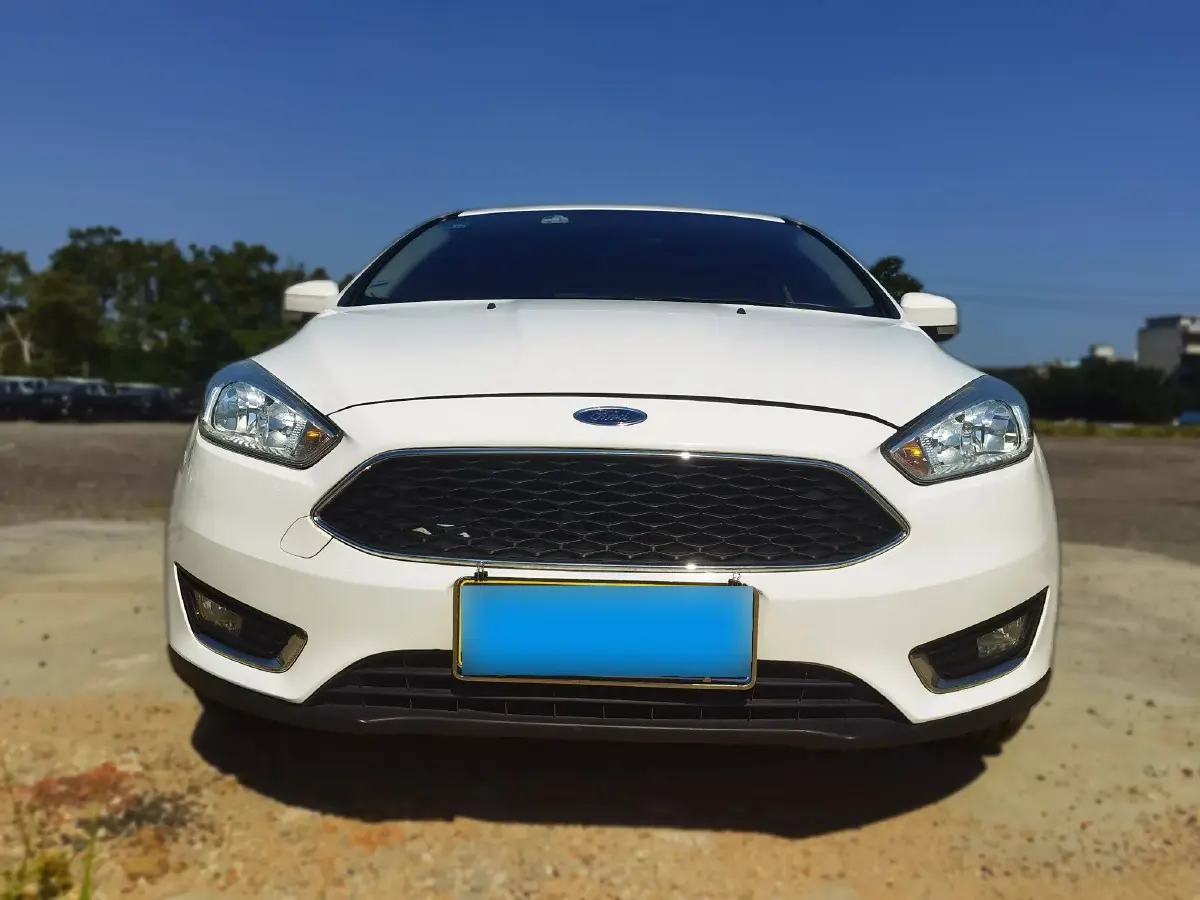 2015 Ford Focus 1.6L 125HP L4 6DCT