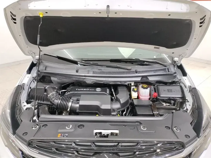 2022 Buick GL8 2.0T 237HP L4 9AT,autocango,china used car exporter,china ev exporter,chinese used car exporter,chinese used ev exporter