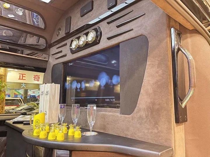 2011 Ford E350 5.4L 258HP V8 5AT,autocango,china used car exporter,china ev exporter,chinese used car exporter,chinese used ev exporter