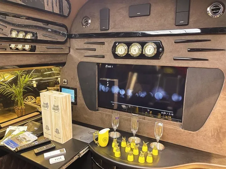 2011 Ford E350 5.4L 258HP V8 5AT,autocango,china used car exporter,china ev exporter,chinese used car exporter,chinese used ev exporter