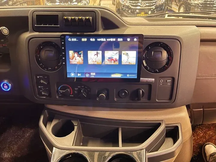 2011 Ford E350 5.4L 258HP V8 5AT,autocango,china used car exporter,china ev exporter,chinese used car exporter,chinese used ev exporter