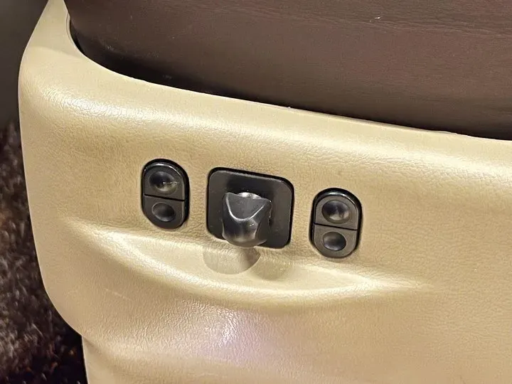 2011 Ford E350 5.4L 258HP V8 5AT,autocango,china used car exporter,china ev exporter,chinese used car exporter,chinese used ev exporter