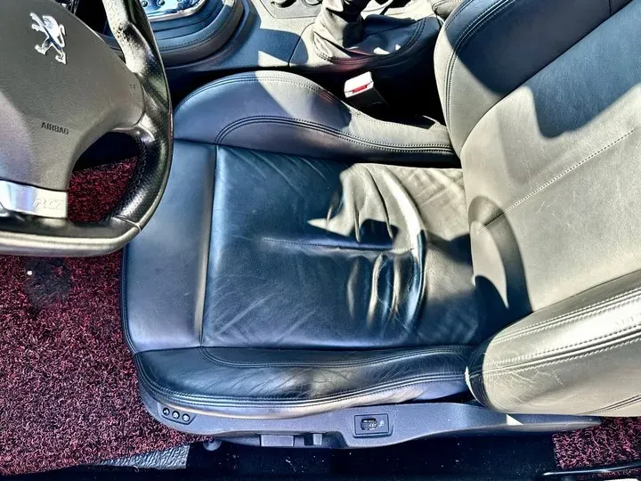 2011 Peugeot RCZ 1.6T 156HP L4 6AT,autocango,china used car exporter,china ev exporter,chinese used car exporter,chinese used ev exporter