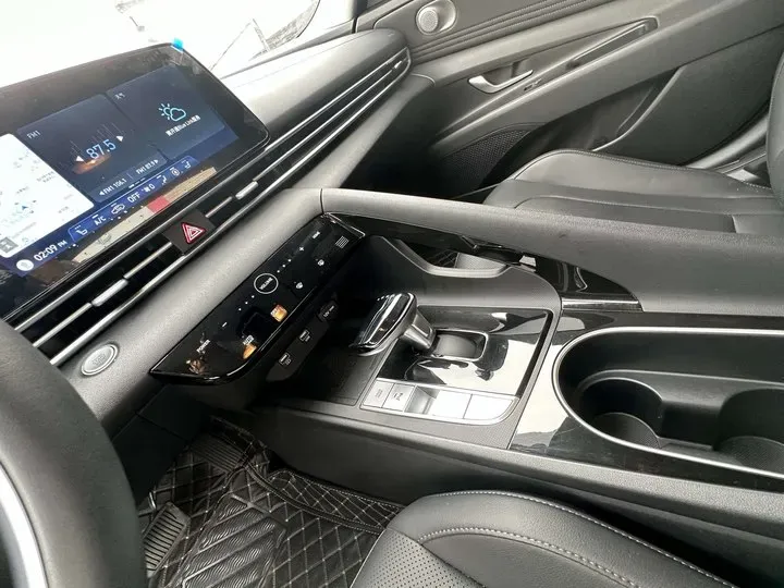 2021 Hyundai Elantra 1.5L 115HP L4 CVT,autocango,china used car exporter,china ev exporter,chinese used car exporter,chinese used ev exporter