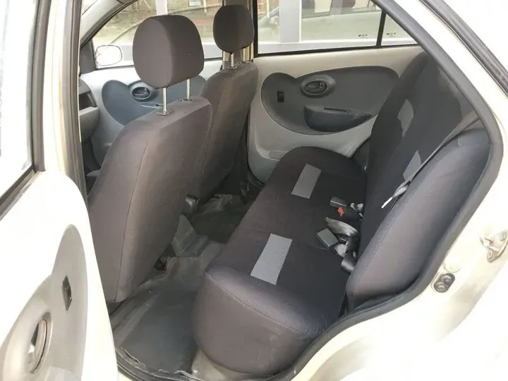 2010 FAW Vita V2 1.3L 91HP L4 5MT,autocango,china used car exporter,china ev exporter,chinese used car exporter,chinese used ev exporter