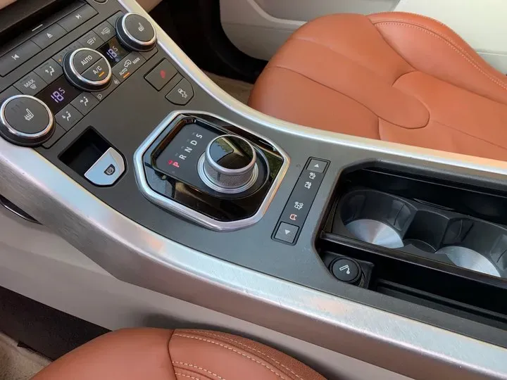 2013 Land Rover Range Rover Evoque 2.0T 241HP L4 6AT,autocango,china used car exporter,china ev exporter,chinese used car exporter,chinese used ev exporter