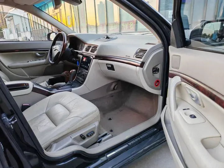 2006 Volvo S80 2.5T 200HP L5 6AT,autocango,china used car exporter,china ev exporter,chinese used car exporter,chinese used ev exporter