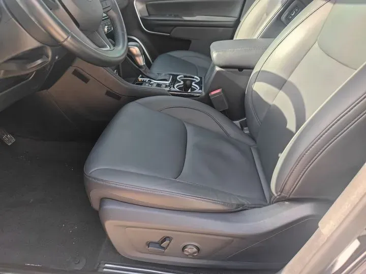 2018 Jeep Commander 2.0T 265HP L4 9AT,autocango,china used car exporter,china ev exporter,chinese used car exporter,chinese used ev exporter