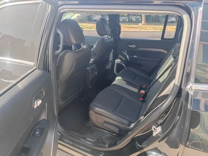 2018 Jeep Commander 2.0T 265HP L4 9AT,autocango,china used car exporter,china ev exporter,chinese used car exporter,chinese used ev exporter