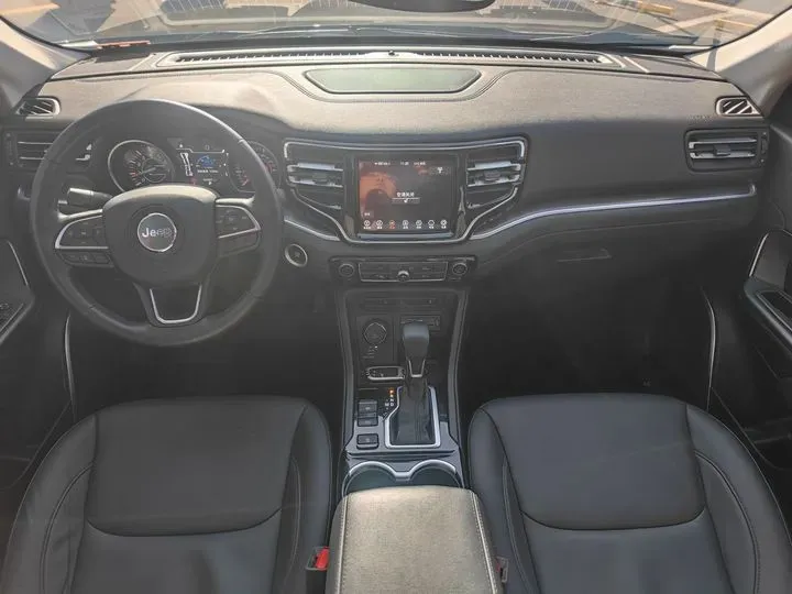 2018 Jeep Commander 2.0T 265HP L4 9AT,autocango,china used car exporter,china ev exporter,chinese used car exporter,chinese used ev exporter