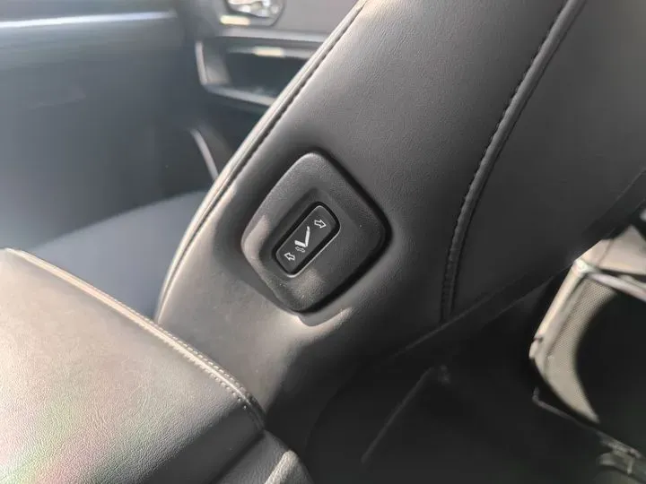 2018 Jeep Commander 2.0T 265HP L4 9AT,autocango,china used car exporter,china ev exporter,chinese used car exporter,chinese used ev exporter