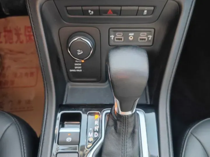 2018 Jeep Commander 2.0T 265HP L4 9AT,autocango,china used car exporter,china ev exporter,chinese used car exporter,chinese used ev exporter