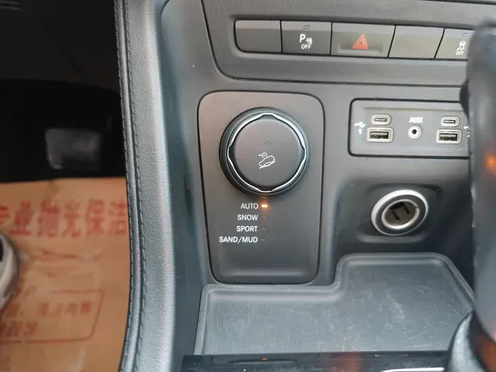 2018 Jeep Commander 2.0T 265HP L4 9AT,autocango,china used car exporter,china ev exporter,chinese used car exporter,chinese used ev exporter