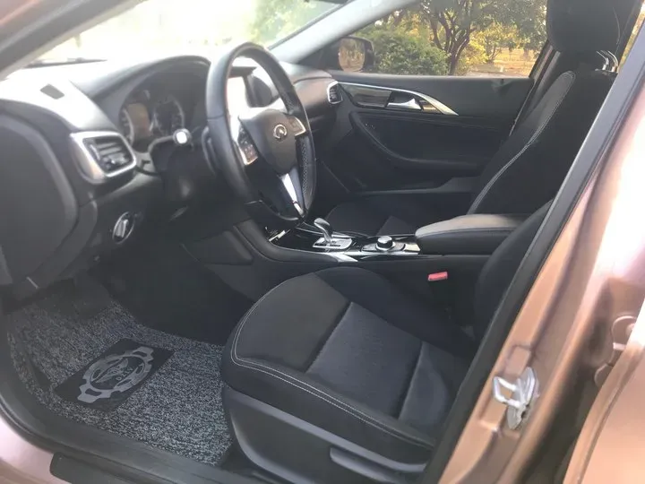 2017 Infiniti QX30 2.0T 211HP L4 7DCT,autocango,china used car exporter,china ev exporter,chinese used car exporter,chinese used ev exporter