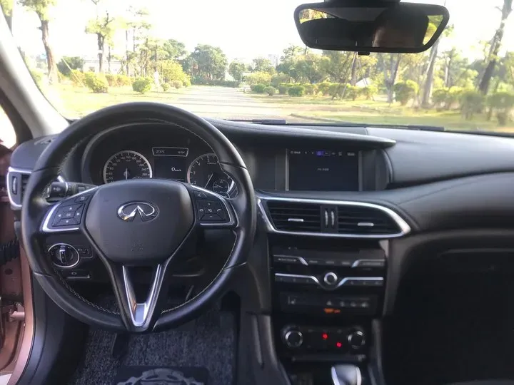 2017 Infiniti QX30 2.0T 211HP L4 7DCT,autocango,china used car exporter,china ev exporter,chinese used car exporter,chinese used ev exporter