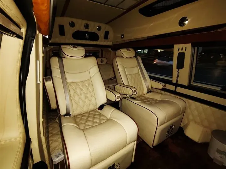 2011 Ford E350 5.4L 258HP V8 5AT,autocango,china used car exporter,china ev exporter,chinese used car exporter,chinese used ev exporter