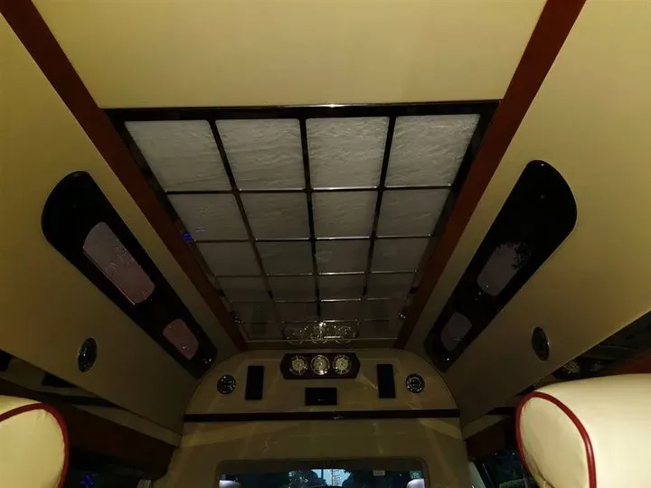 2011 Ford E350 5.4L 258HP V8 5AT,autocango,china used car exporter,china ev exporter,chinese used car exporter,chinese used ev exporter