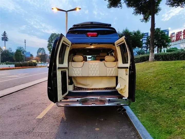 2011 Ford E350 5.4L 258HP V8 5AT,autocango,china used car exporter,china ev exporter,chinese used car exporter,chinese used ev exporter