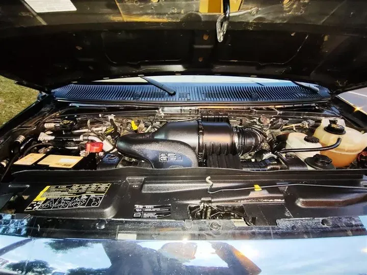 2011 Ford E350 5.4L 258HP V8 5AT,autocango,china used car exporter,china ev exporter,chinese used car exporter,chinese used ev exporter