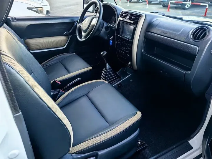 2015 Suzuki Jimny 1.3L 85HP L4 5MT,autocango,china used car exporter,china ev exporter,chinese used car exporter,chinese used ev exporter