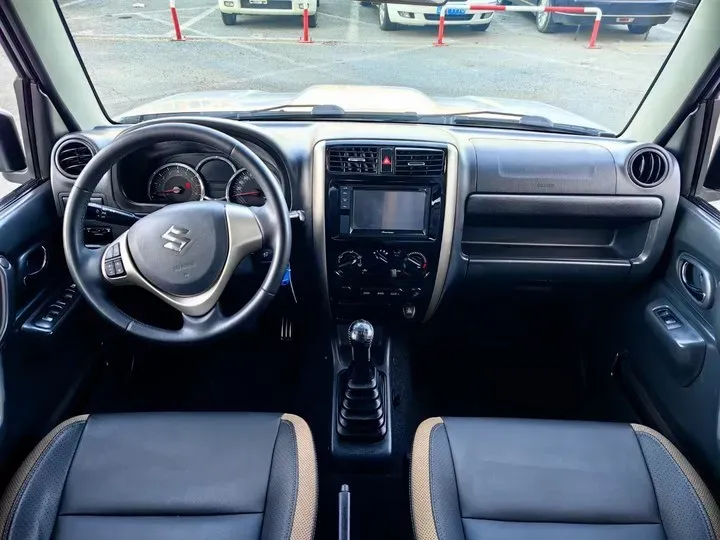 2015 Suzuki Jimny 1.3L 85HP L4 5MT,autocango,china used car exporter,china ev exporter,chinese used car exporter,chinese used ev exporter