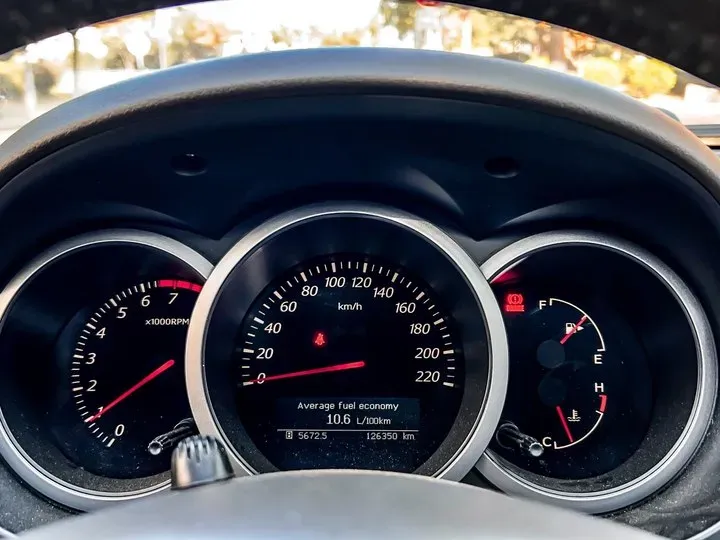 2012 Suzuki Grand Vitara 2.4L 166HP L4 5MT,autocango,china used car exporter,china ev exporter,chinese used car exporter,chinese used ev exporter