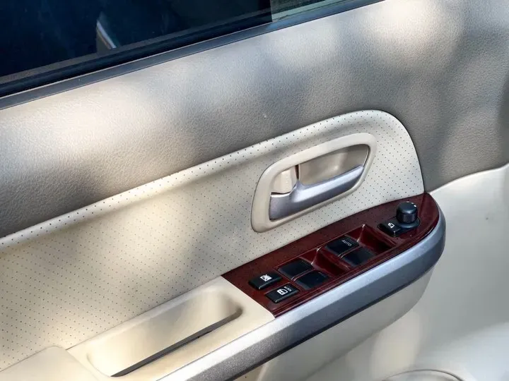 2012 Suzuki Grand Vitara 2.4L 166HP L4 5MT,autocango,china used car exporter,china ev exporter,chinese used car exporter,chinese used ev exporter