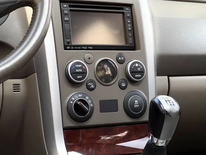 2012 Suzuki Grand Vitara 2.4L 166HP L4 5MT,autocango,china used car exporter,china ev exporter,chinese used car exporter,chinese used ev exporter