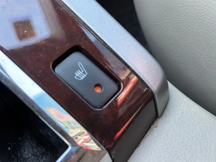 2012 Suzuki Grand Vitara 2.4L 166HP L4 5MT,autocango,china used car exporter,china ev exporter,chinese used car exporter,chinese used ev exporter