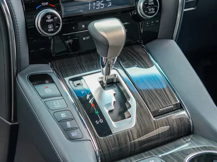 2020 Lexus LM 2.5L 117HP L4 E-CVT Hybrid,autocango,china used car exporter,china ev exporter,chinese used car exporter,chinese used ev exporter