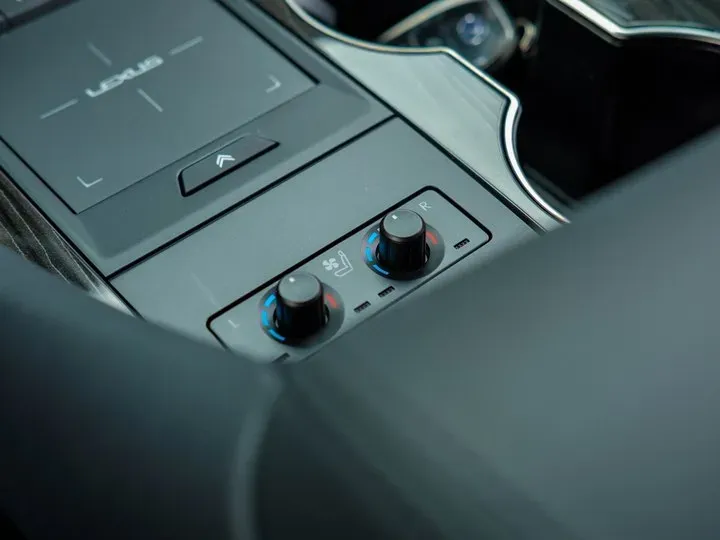 2020 Lexus LM 2.5L 117HP L4 E-CVT Hybrid,autocango,china used car exporter,china ev exporter,chinese used car exporter,chinese used ev exporter