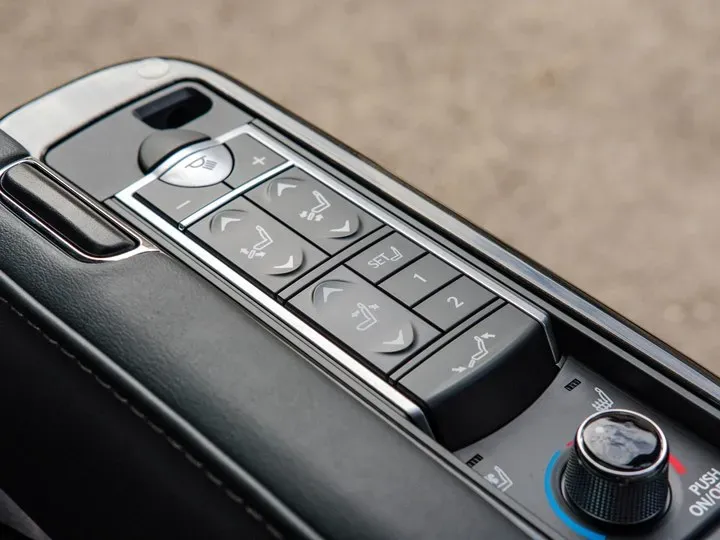 2020 Lexus LM 2.5L 117HP L4 E-CVT Hybrid,autocango,china used car exporter,china ev exporter,chinese used car exporter,chinese used ev exporter