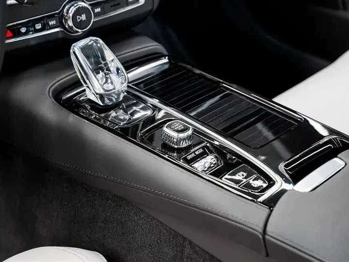 2018 Polestar 1 2.0T 326HP L4 8AT PHEV 34KWH,autocango,china used car exporter,china ev exporter,chinese used car exporter,chinese used ev exporter