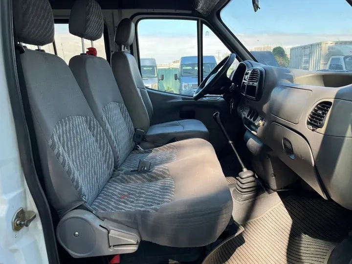 2015 Ford Classic Transit 2.8T 108HP L4 5MT,autocango,china used car exporter,china ev exporter,chinese used car exporter,chinese used ev exporter