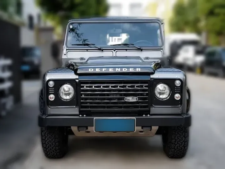 2010 Land Rover Defender 2.4T 122HP L4 6MT,autocango,china used car exporter,china ev exporter,chinese used car exporter,chinese used ev exporter