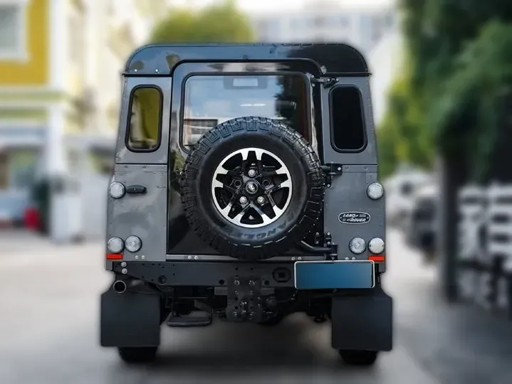 2010 Land Rover Defender 2.4T 122HP L4 6MT,autocango,china used car exporter,china ev exporter,chinese used car exporter,chinese used ev exporter