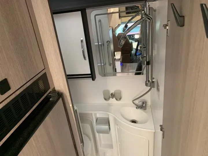 2023 MAXUS H90 RV 3.0T 170HP L4 8AT,autocango,china used car exporter,china ev exporter,chinese used car exporter,chinese used ev exporter