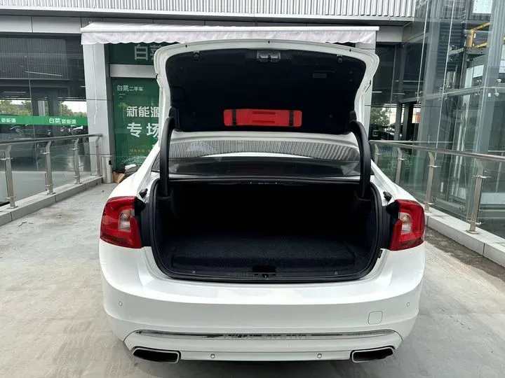 2018 Volvo S60 2.0T 238HP L4 8AT PHEV 11.2KWH,autocango,china used car exporter,china ev exporter,chinese used car exporter,chinese used ev exporter