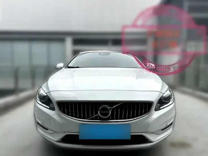 2018 Volvo S60 2.0T 238HP L4 8AT PHEV 11.2KWH