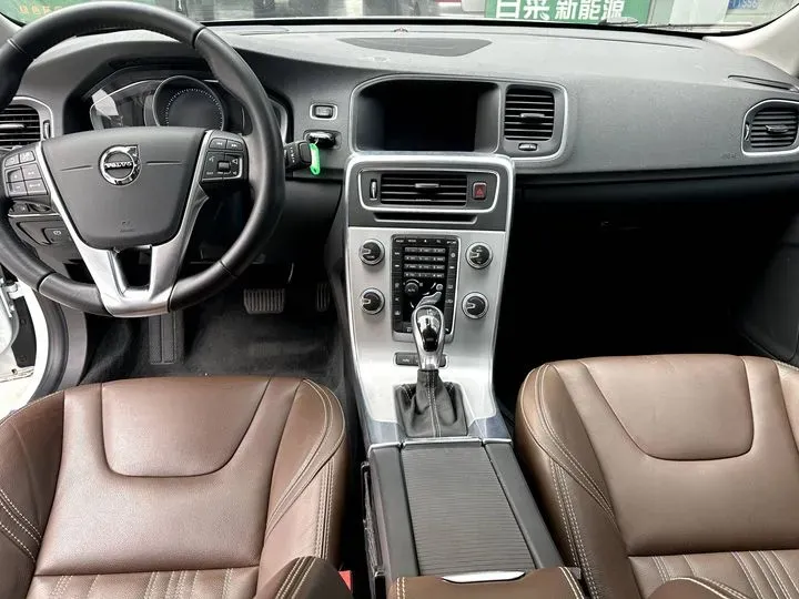 2018 Volvo S60 2.0T 238HP L4 8AT PHEV 11.2KWH,autocango,china used car exporter,china ev exporter,chinese used car exporter,chinese used ev exporter