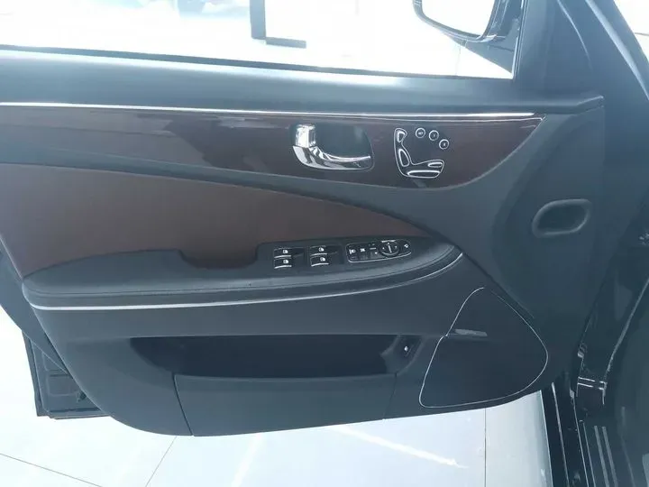 2009 Hyundai Equus 3.8L 290HP V6 6AT,autocango,china used car exporter,china ev exporter,chinese used car exporter,chinese used ev exporter