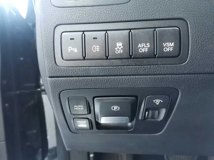 2009 Hyundai Equus 3.8L 290HP V6 6AT,autocango,china used car exporter,china ev exporter,chinese used car exporter,chinese used ev exporter