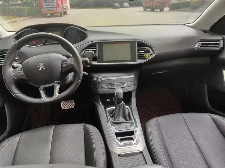 2015 Peugeot 308S 1.6T 167HP L4 6AT,autocango,china used car exporter,china ev exporter,chinese used car exporter,chinese used ev exporter