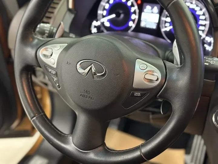 2013 Infiniti QX70 3.7L 351HP V6 7AT,autocango,china used car exporter,china ev exporter,chinese used car exporter,chinese used ev exporter