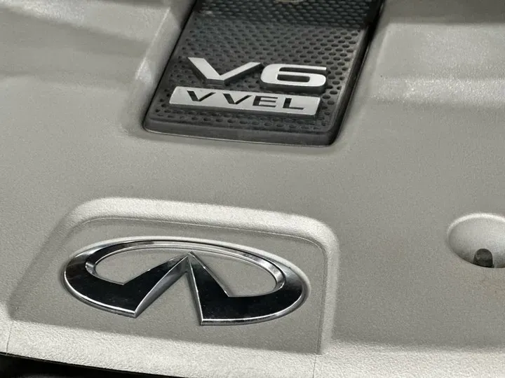 2013 Infiniti QX70 3.7L 351HP V6 7AT,autocango,china used car exporter,china ev exporter,chinese used car exporter,chinese used ev exporter