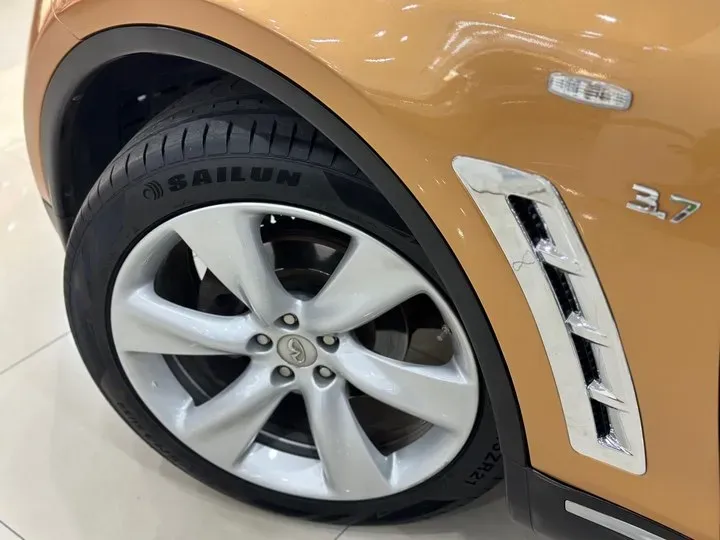 2013 Infiniti QX70 3.7L 351HP V6 7AT,autocango,china used car exporter,china ev exporter,chinese used car exporter,chinese used ev exporter