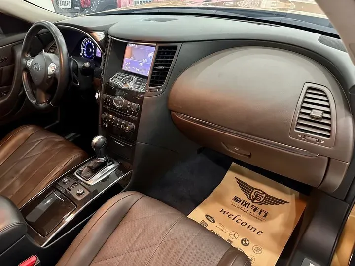 2013 Infiniti QX70 3.7L 351HP V6 7AT,autocango,china used car exporter,china ev exporter,chinese used car exporter,chinese used ev exporter