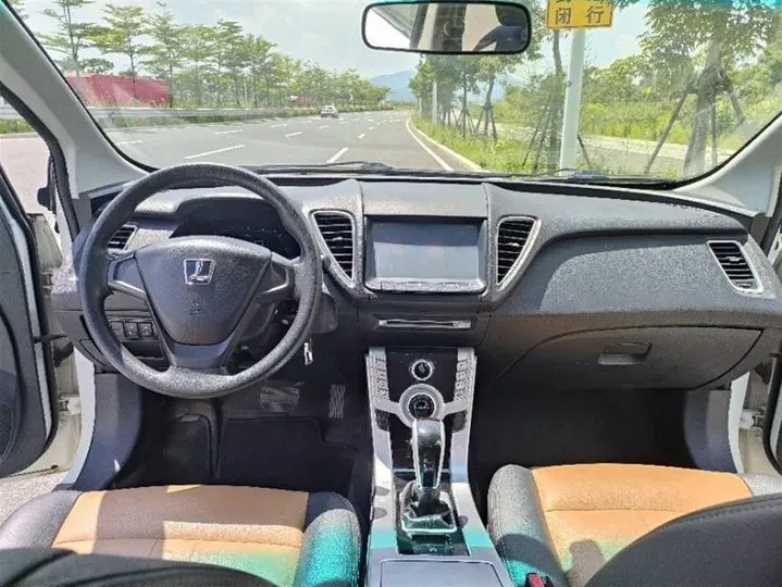 2013 Luxgen 5 1.8T 154HP L4 5AT,autocango,china used car exporter,china ev exporter,chinese used car exporter,chinese used ev exporter