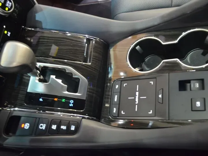 2020 Lexus LM 2.5L 117HP L4 E-CVT Hybrid,autocango,china used car exporter,china ev exporter,chinese used car exporter,chinese used ev exporter